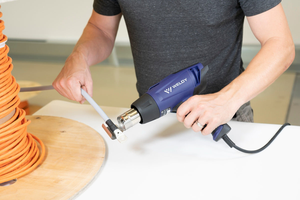 WELDY HG 330-A hot air tool - in use 1