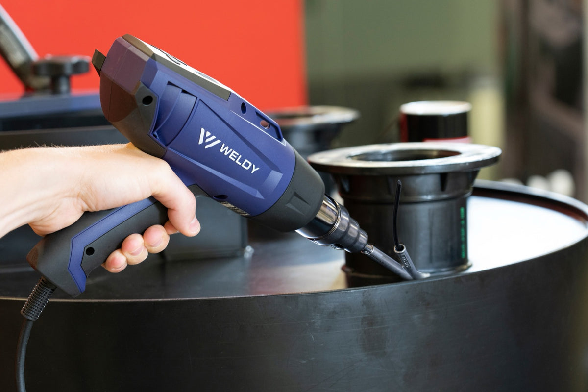 WELDY HG 330-A hot air tool - in use 3