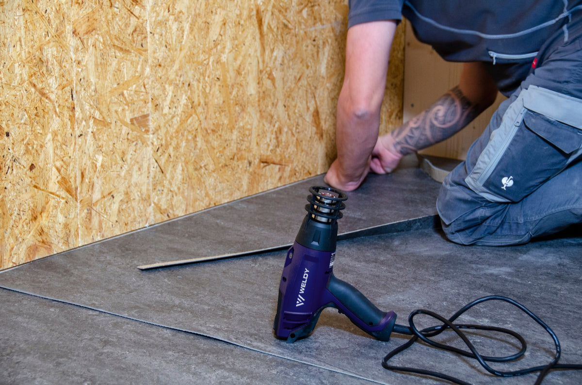 WELDY HG 530-A hot air tool - in use 4
