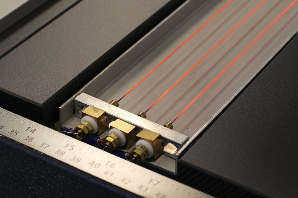 Shannon HRT bending machine with 3 heating wires in a single reflector.